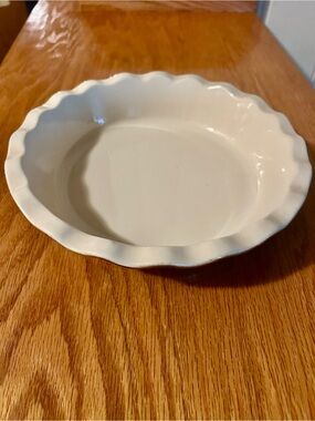Emile Henry France caramel brown ribbed 10” pie plate